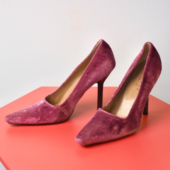 Gucci Pink Velvet Stiletto - Picture 1 of 3